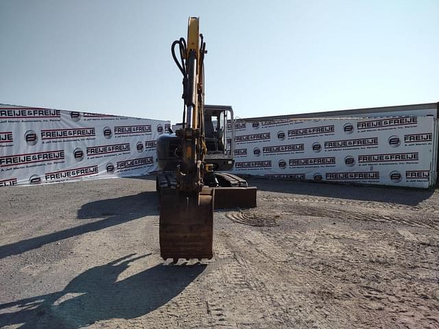 Image of Gehl G8003 equipment image 1