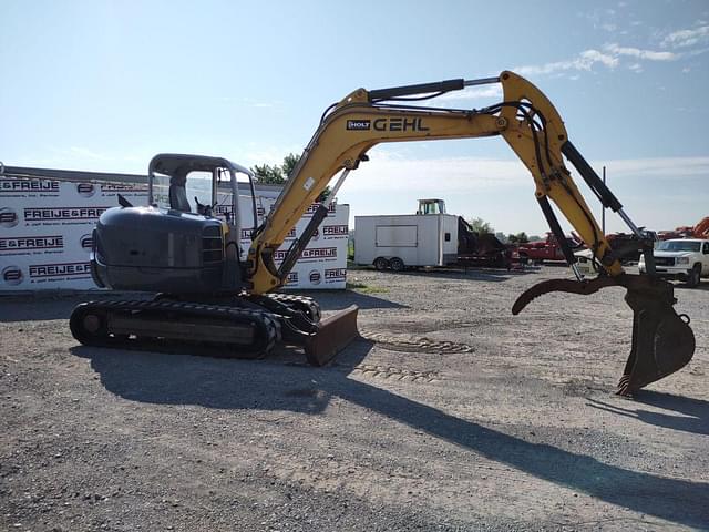 Image of Gehl G8003 equipment image 3