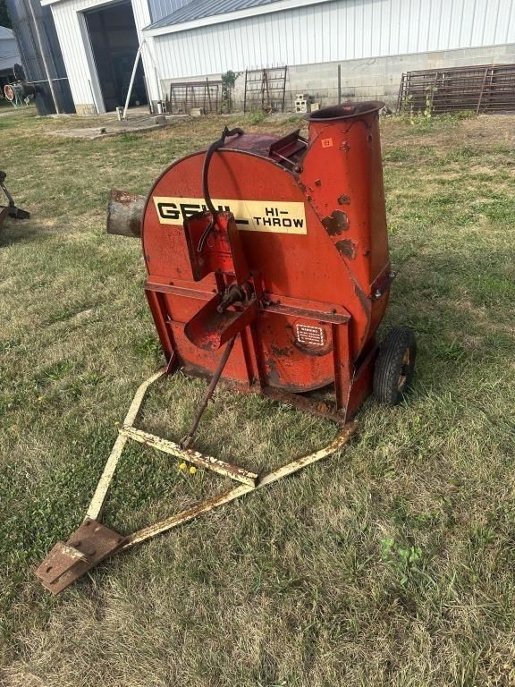 Gehl Hi-Throw Equipment Image0