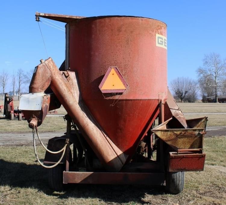 Gehl 100 Hay and Forage Grinders/Mixers for Sale Tractor Zoom