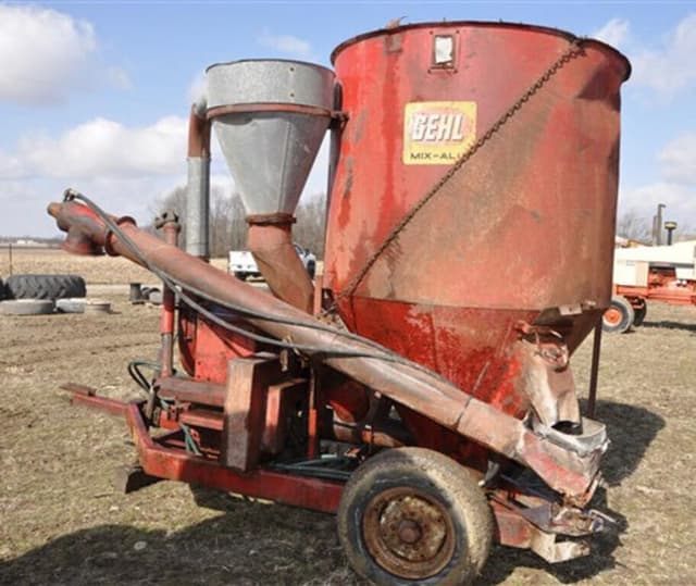 Image of Gehl Mix-All equipment image 4