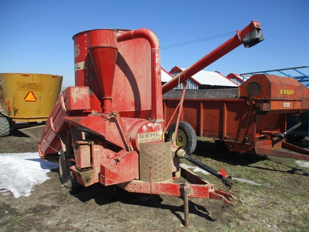 Gehl 95 Equipment Image0
