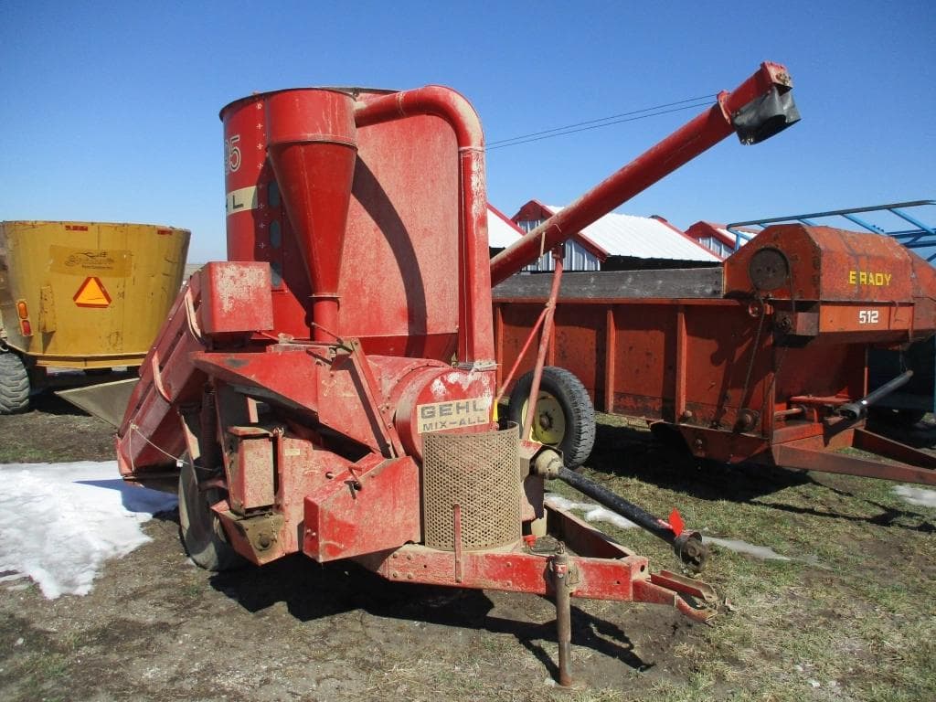 Image of Gehl 95 Primary image