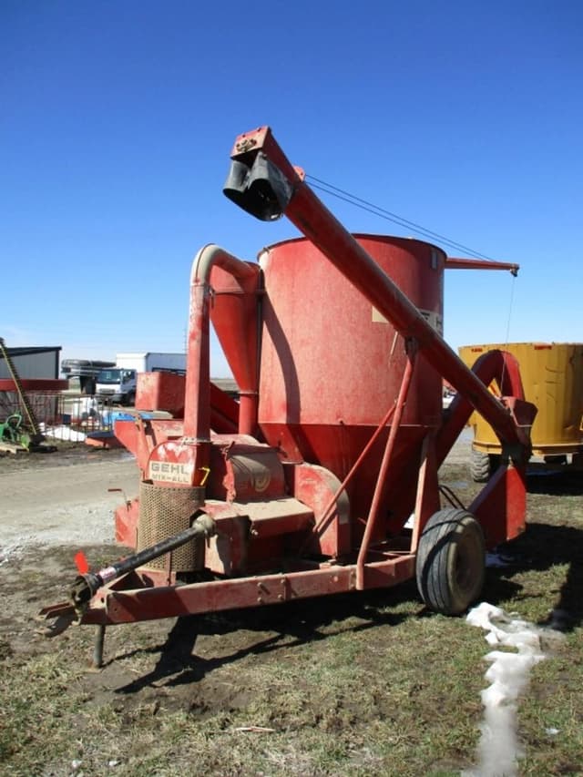 Image of Gehl 95 equipment image 1