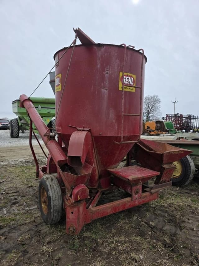 Image of Gehl Mix-All equipment image 1