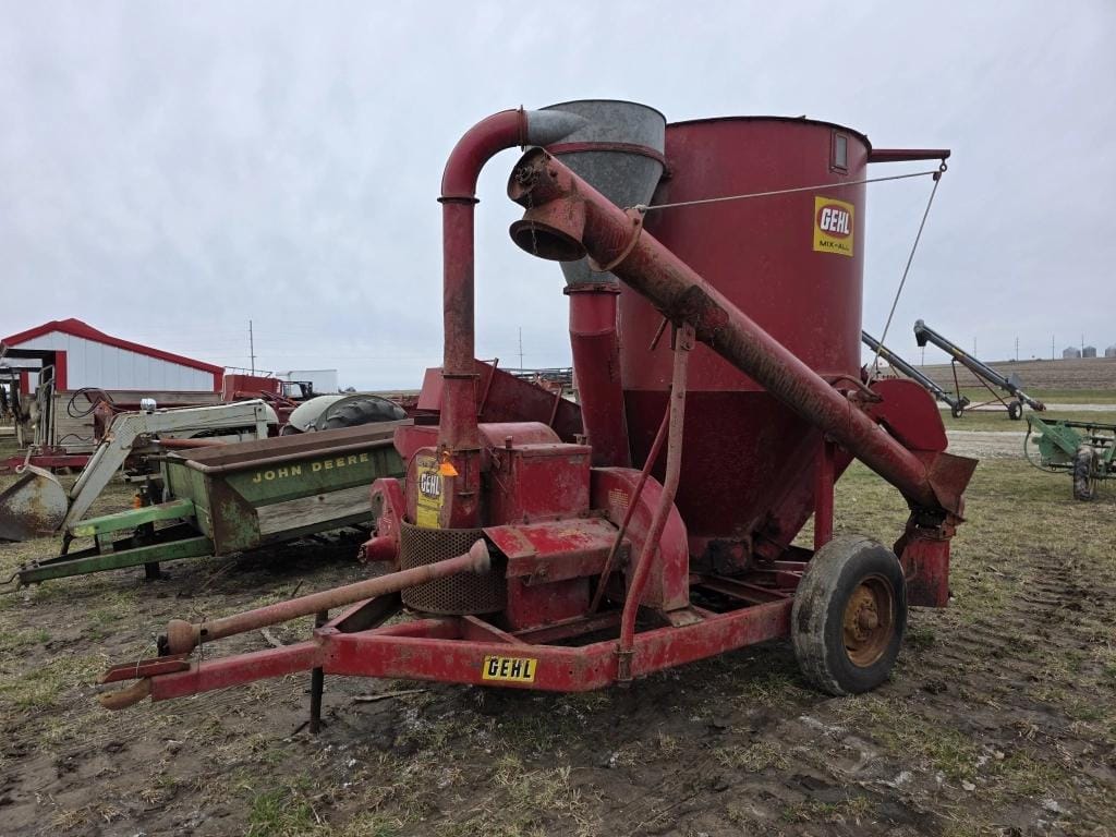 Gehl Mix-All Equipment Image0