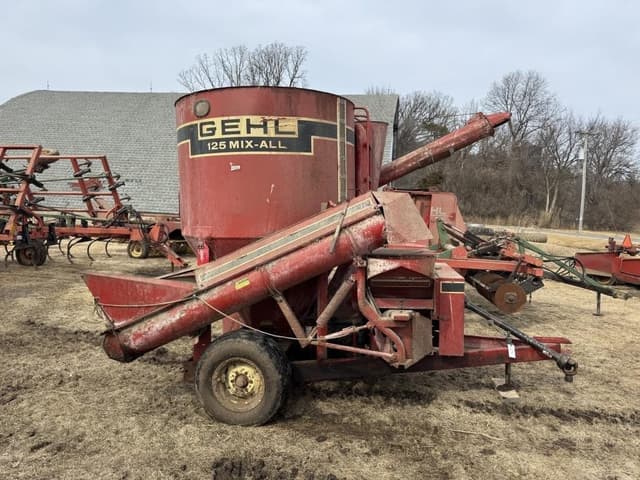 Image of Gehl 125 equipment image 1