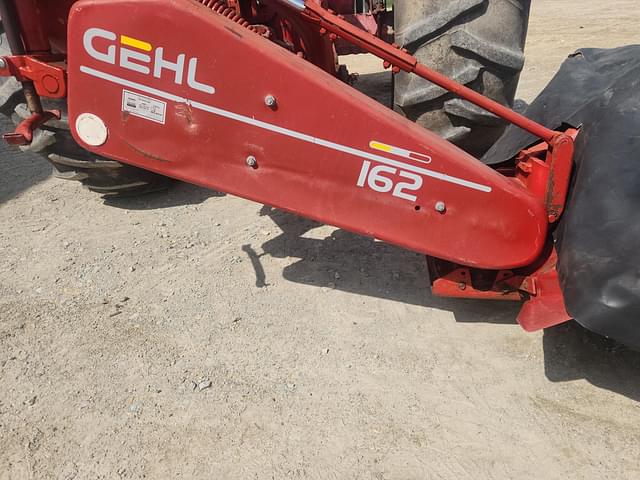 Image of Gehl 162 equipment image 2