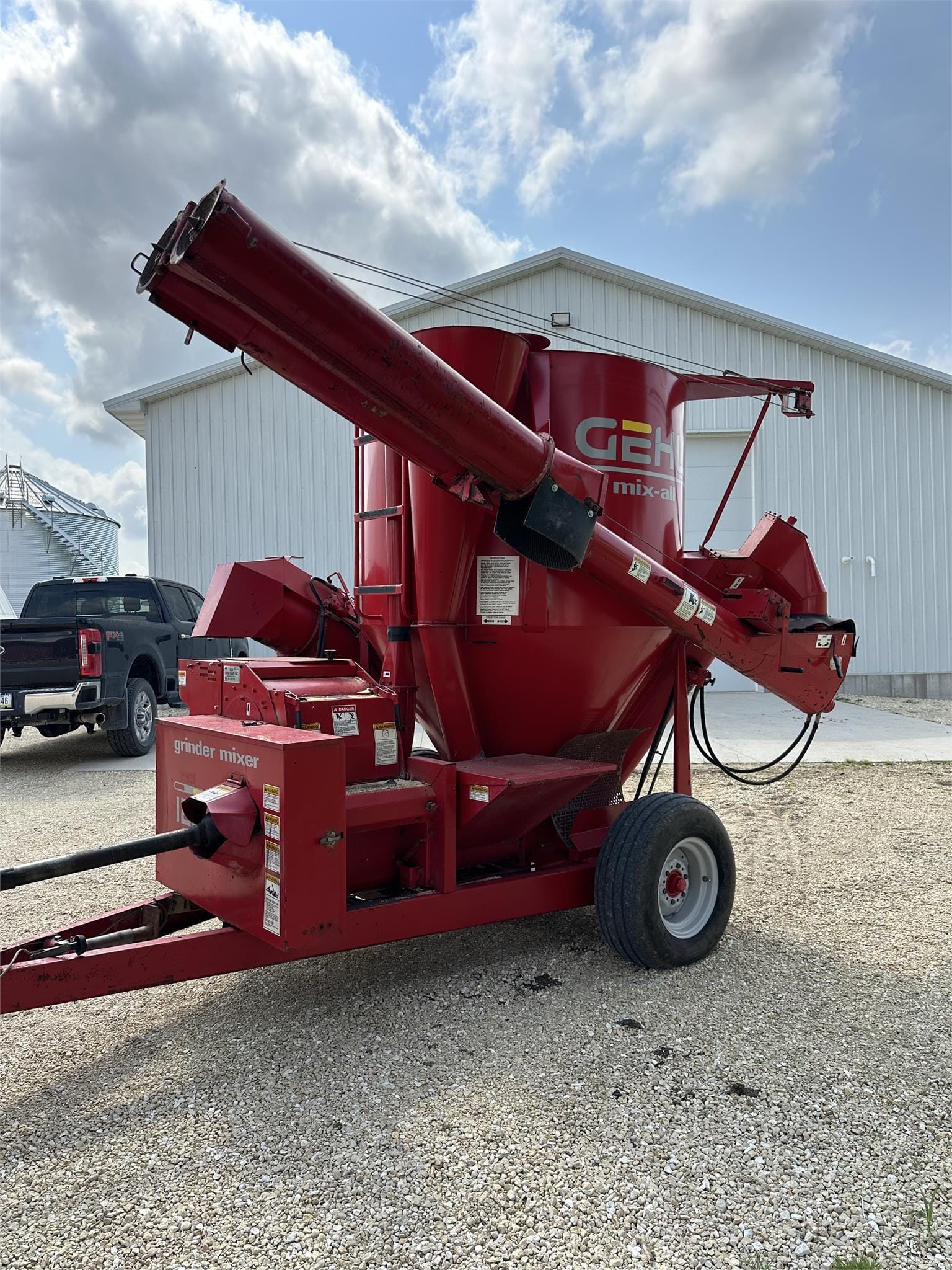 Gehl MX125 Equipment Image0