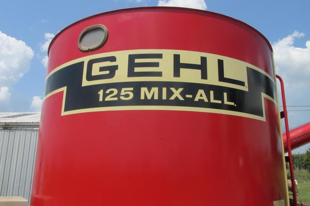 Image of Gehl MX125 equipment image 2