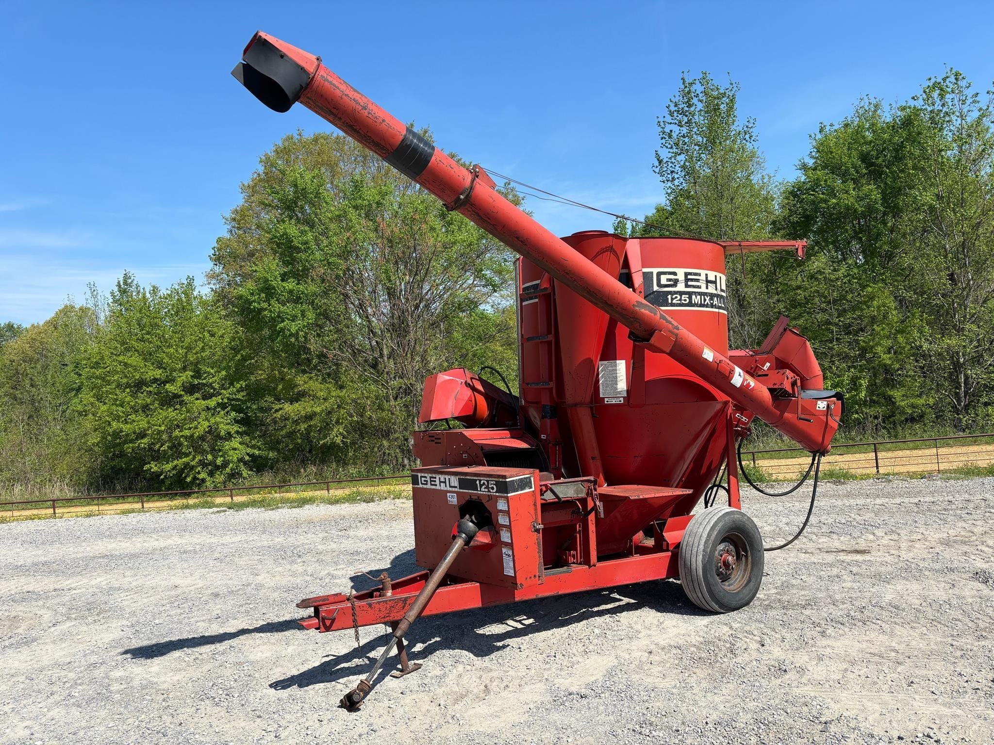 Gehl MX125 Equipment Image0