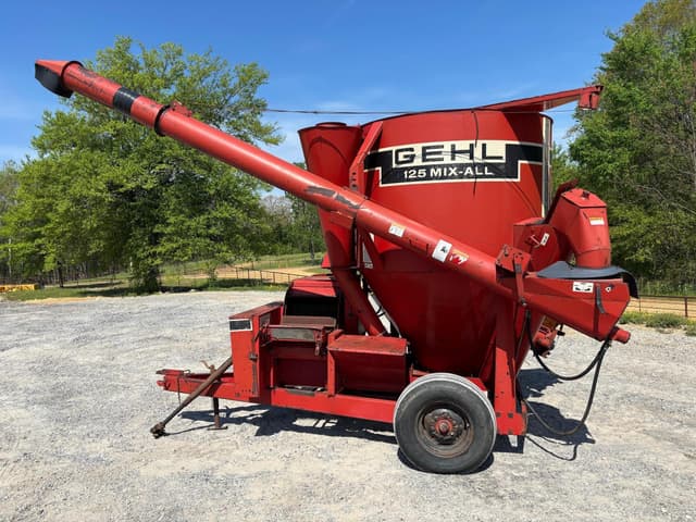 Image of Gehl MX125 equipment image 2