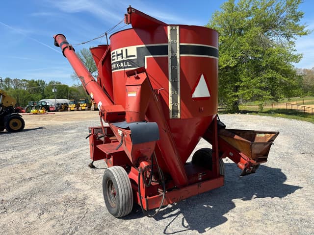 Image of Gehl MX125 equipment image 4