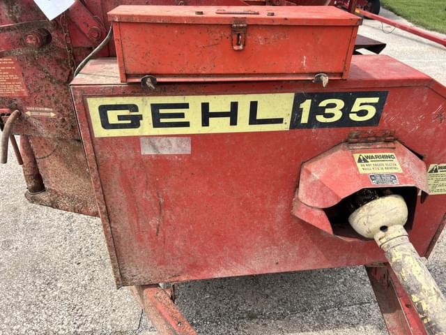 Image of Gehl MX135 equipment image 2