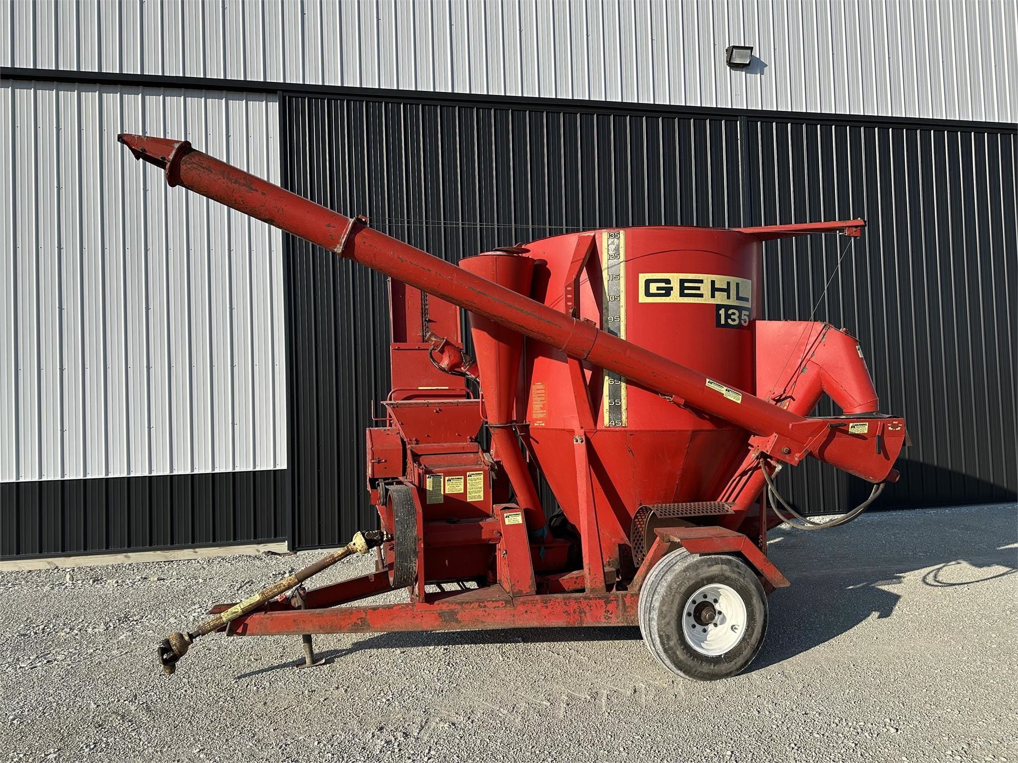 Gehl MX135 Equipment Image0