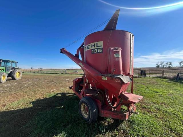 Image of Gehl MX135 equipment image 2