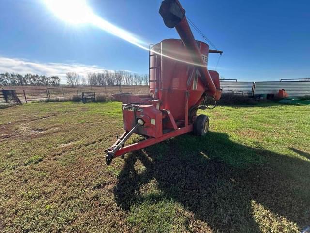 Image of Gehl MX135 equipment image 1