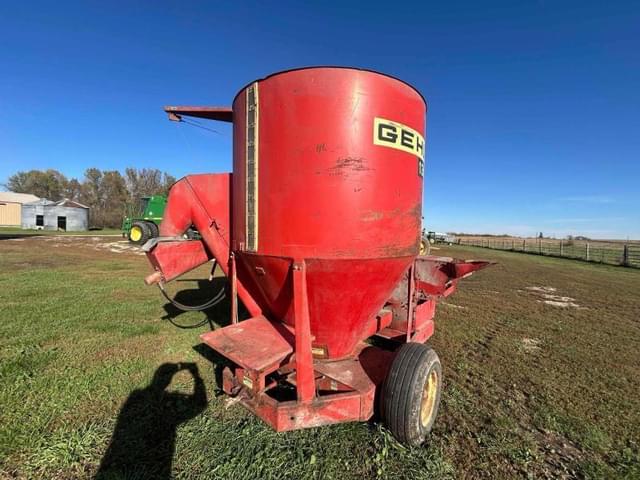 Image of Gehl MX135 equipment image 4