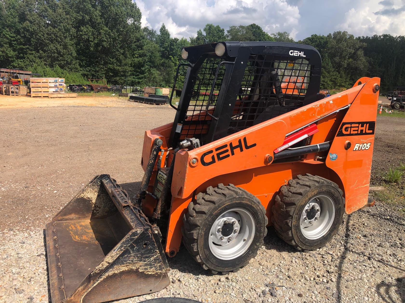 Gehl R105 Equipment Image0