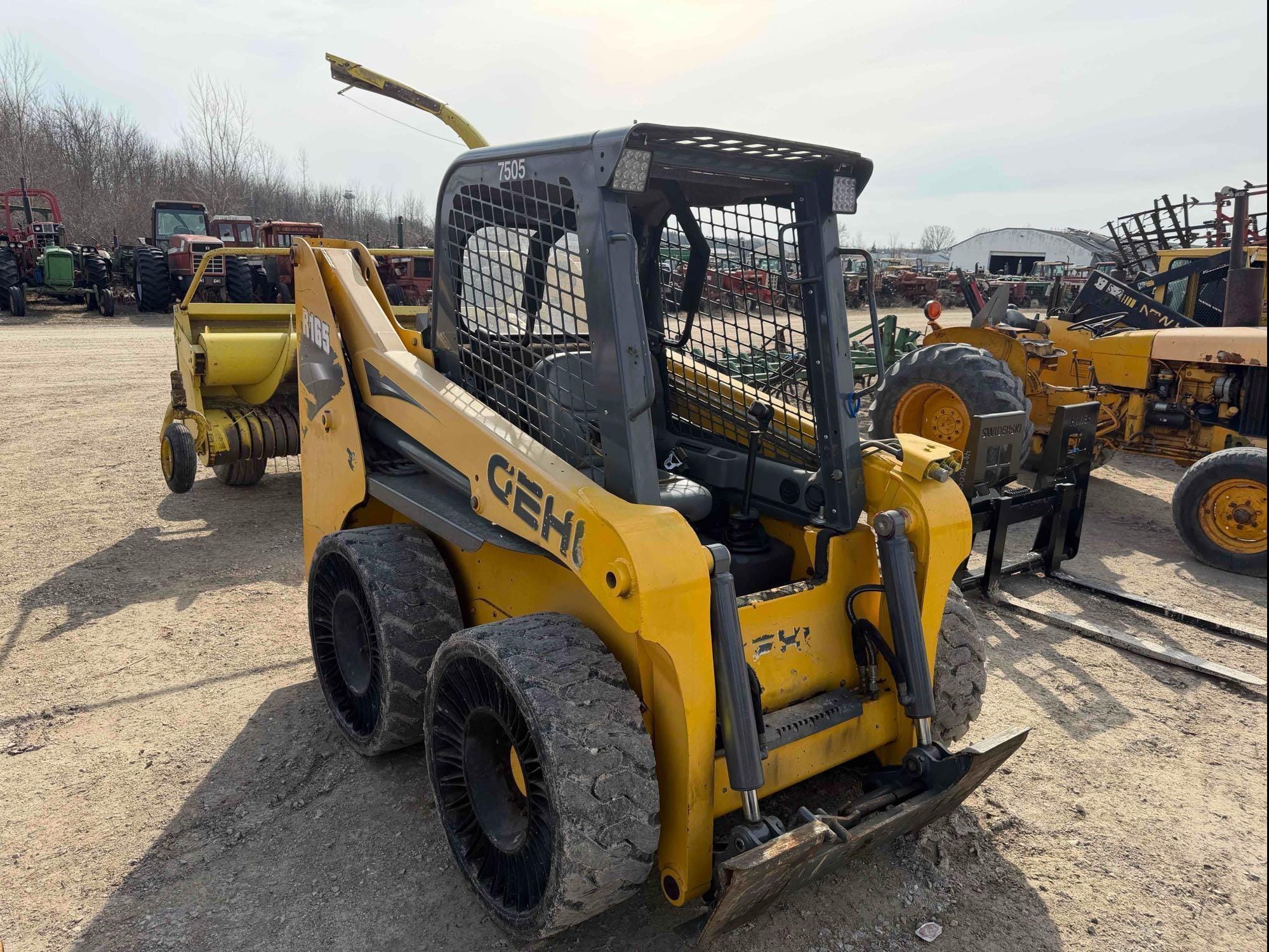 Gehl R165 Equipment Image0