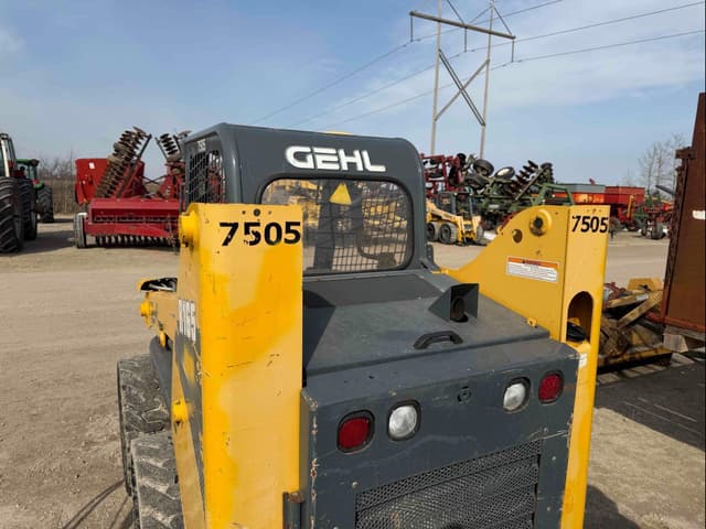 Image of Gehl R165 equipment image 3