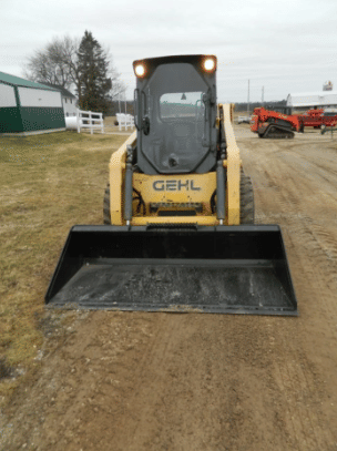 Image of Gehl R220 equipment image 2