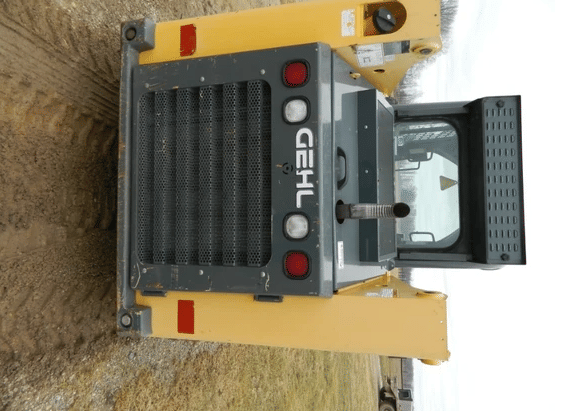 Image of Gehl R220 equipment image 4