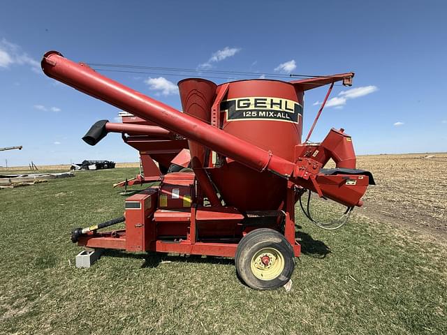 Image of Gehl 125 equipment image 1