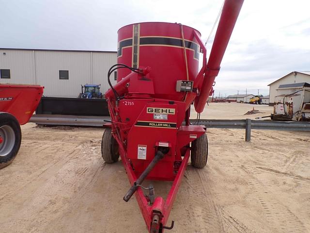 Image of Gehl 125 equipment image 2
