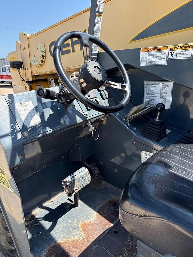 Image of Gehl RS12-42 equipment image 4