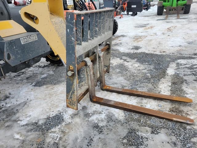 Image of Gehl RS6-34 equipment image 2