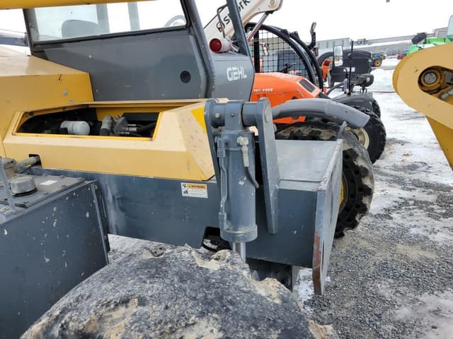 Image of Gehl RS6-34 equipment image 4