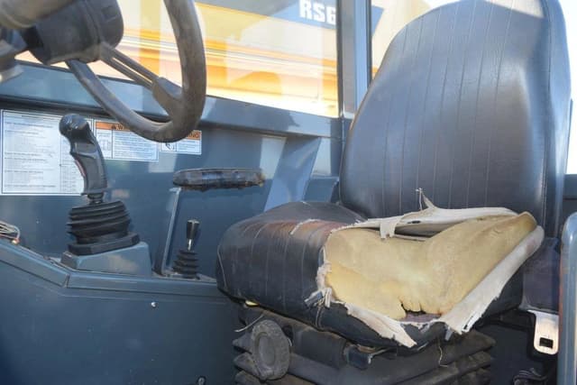 Image of Gehl RS6-34 equipment image 4