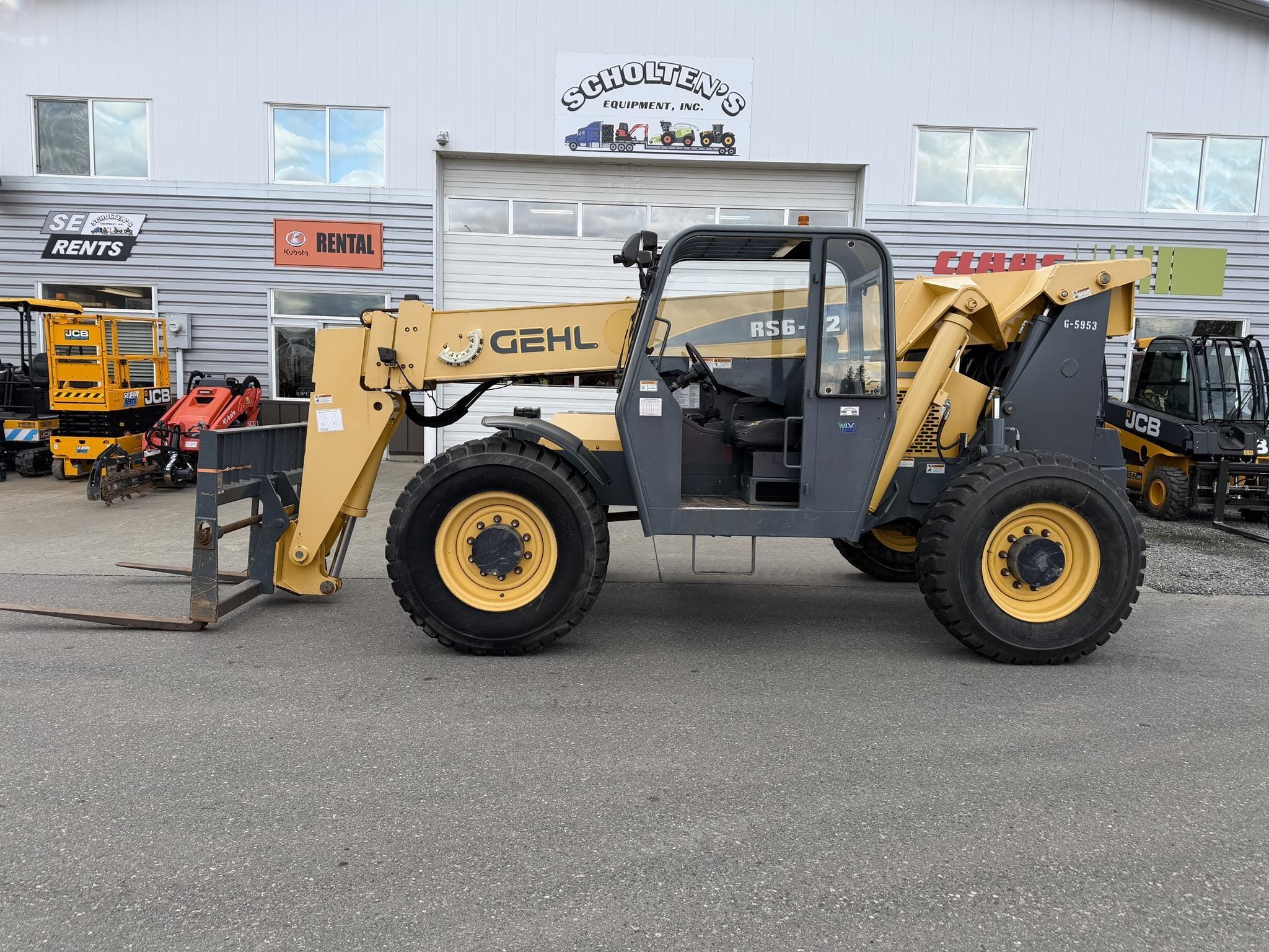 Gehl RS6-42 Equipment Image0