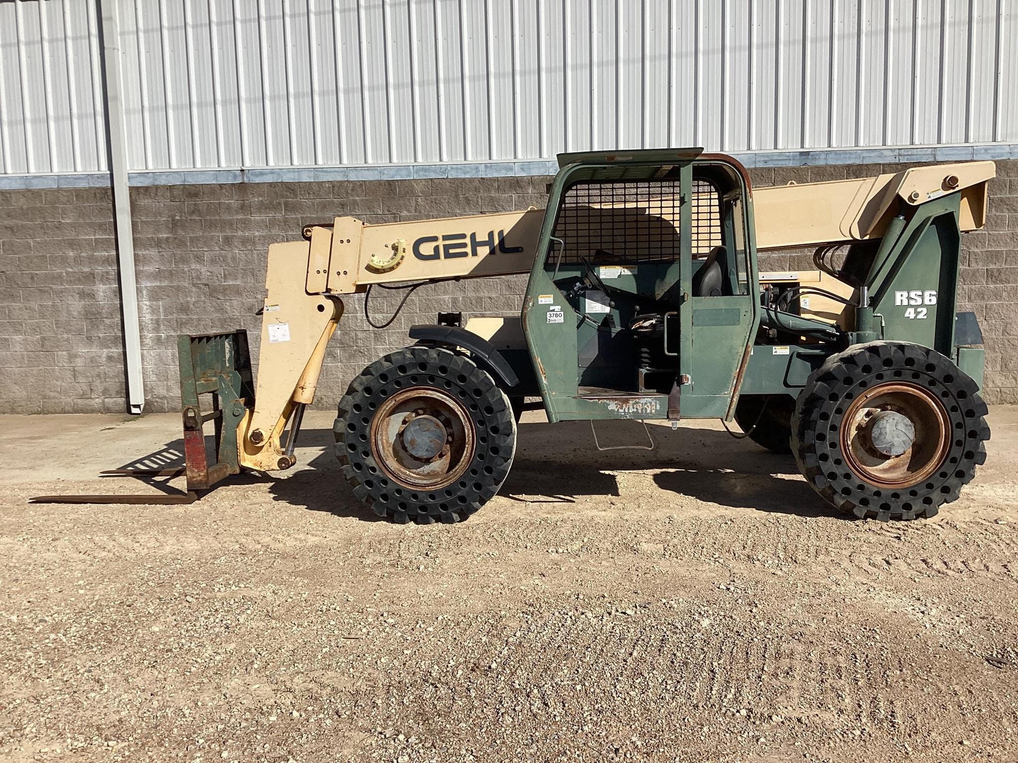 Gehl RS6-42 Equipment Image0