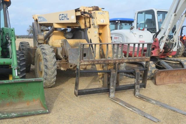 Image of Gehl RS6-42 equipment image 3