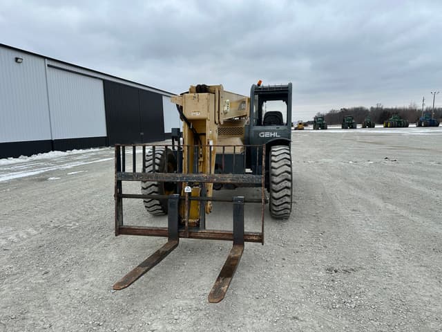 Image of Gehl RS6-42 equipment image 2