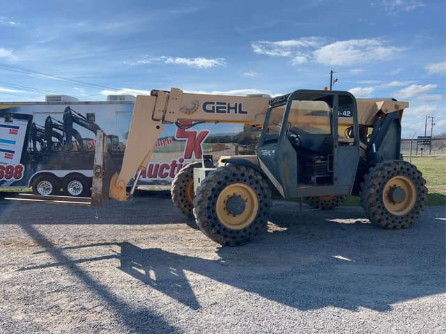 Image of Gehl RS8-42 equipment image 2