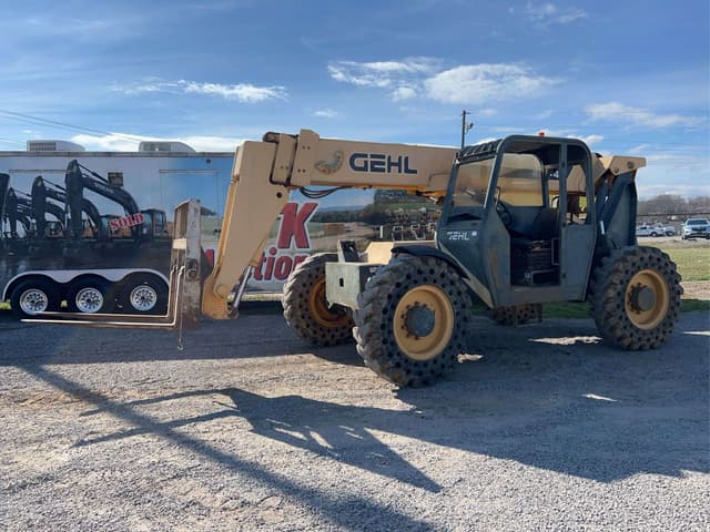 Image of Gehl RS8-42 equipment image 3