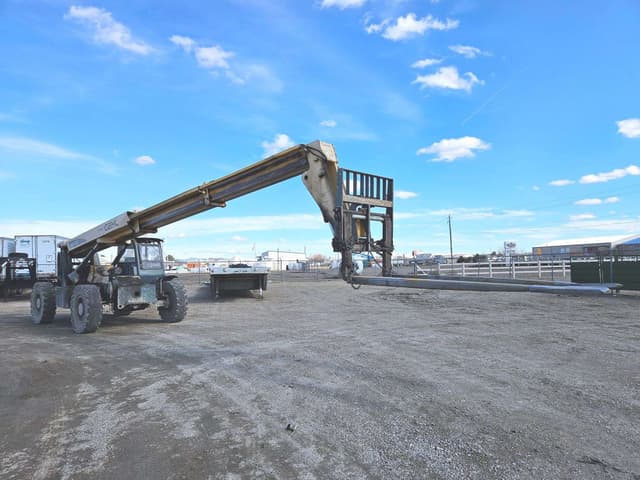 Image of Gehl RS8-42 equipment image 2