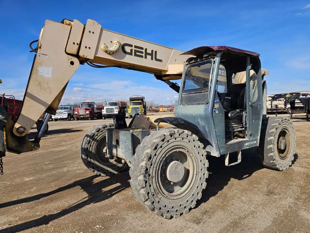 Image of Gehl RS8-42 equipment image 4