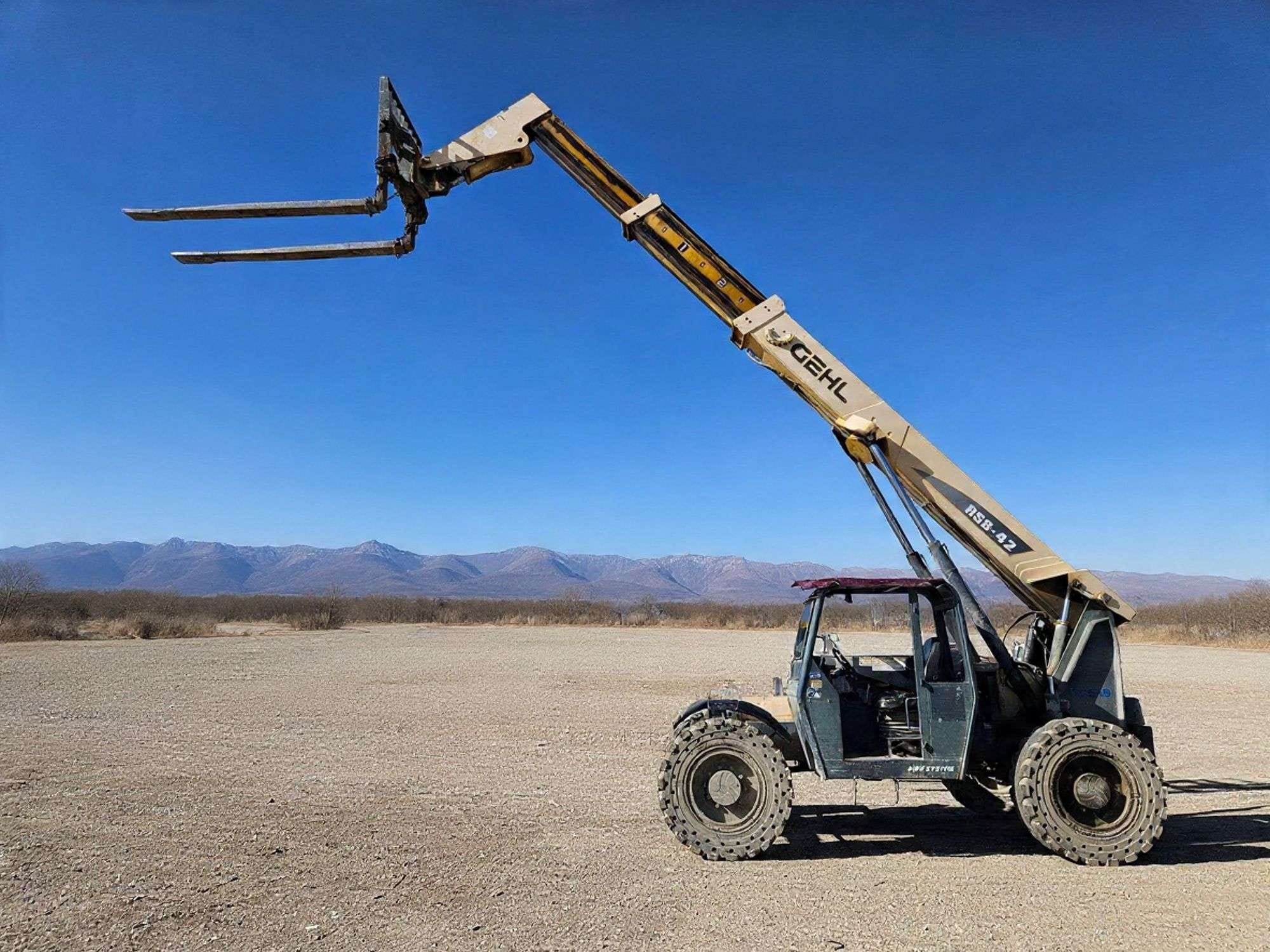 Gehl RS8-42 Equipment Image0