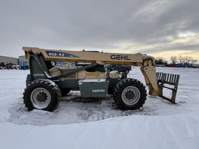 Image of Gehl RS8-42 equipment image 4