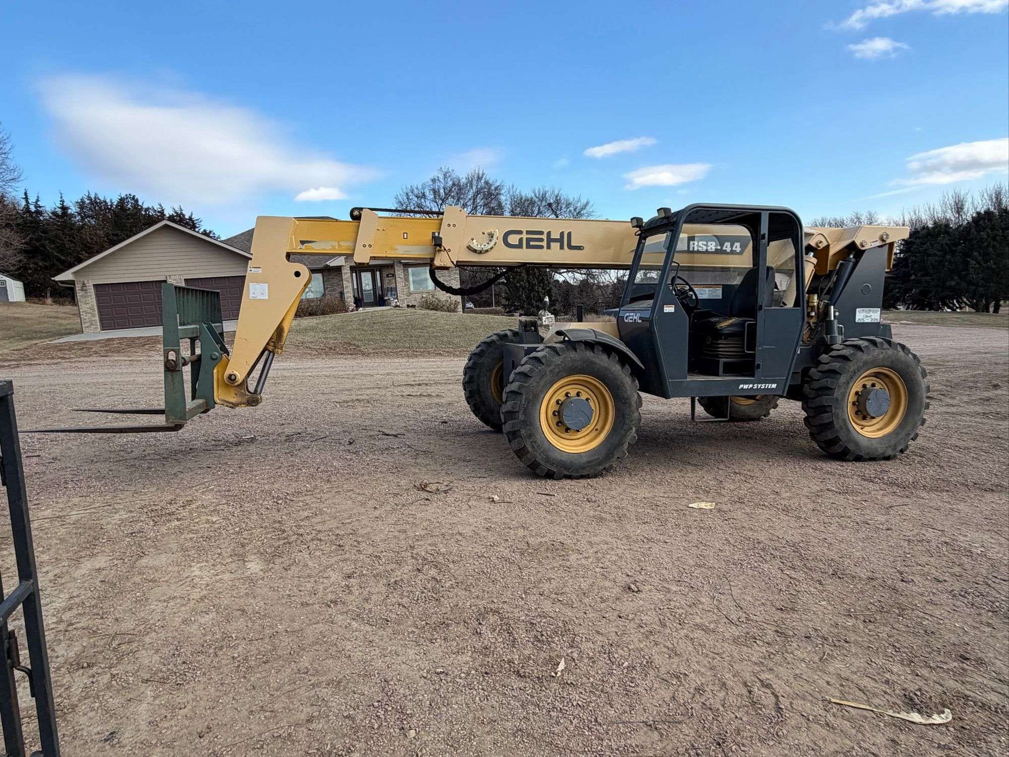 Gehl RS8-44 Equipment Image0