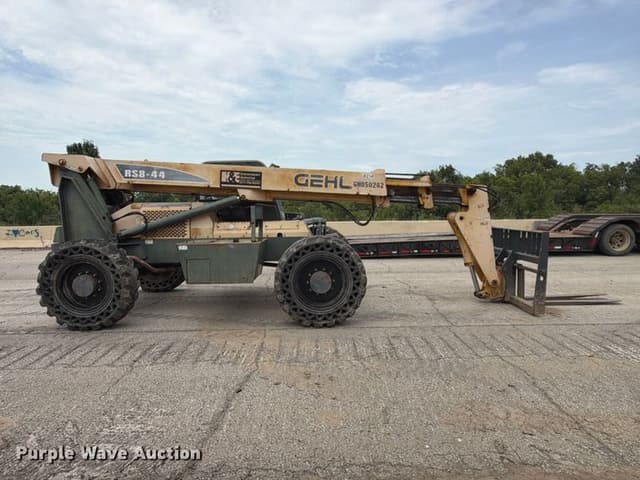 Image of Gehl RS8-44 equipment image 3