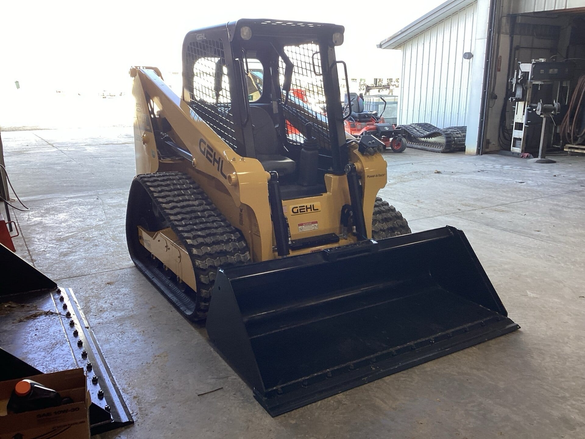 Gehl RT165 Equipment Image0