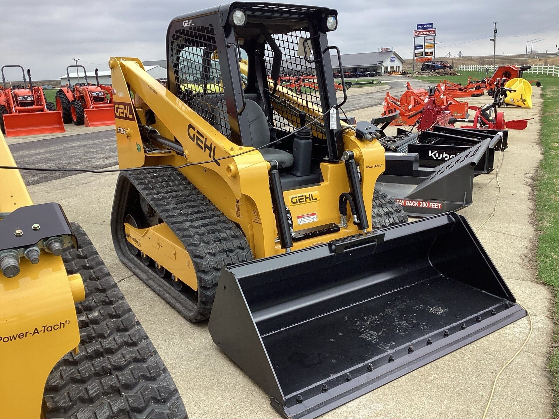 Gehl RT165 Equipment Image0