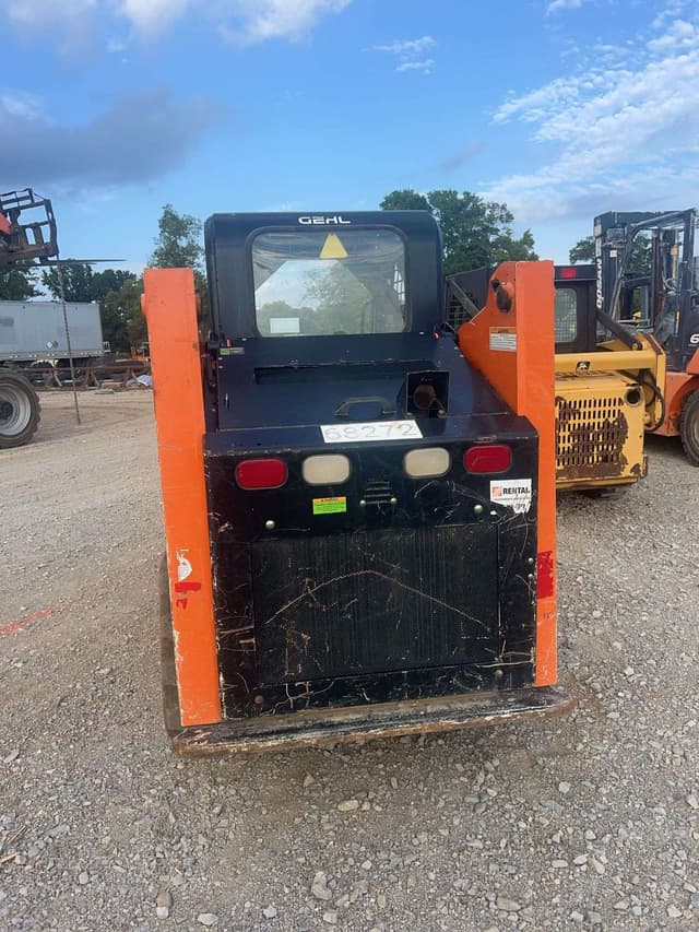 Image of Gehl RT105 equipment image 2
