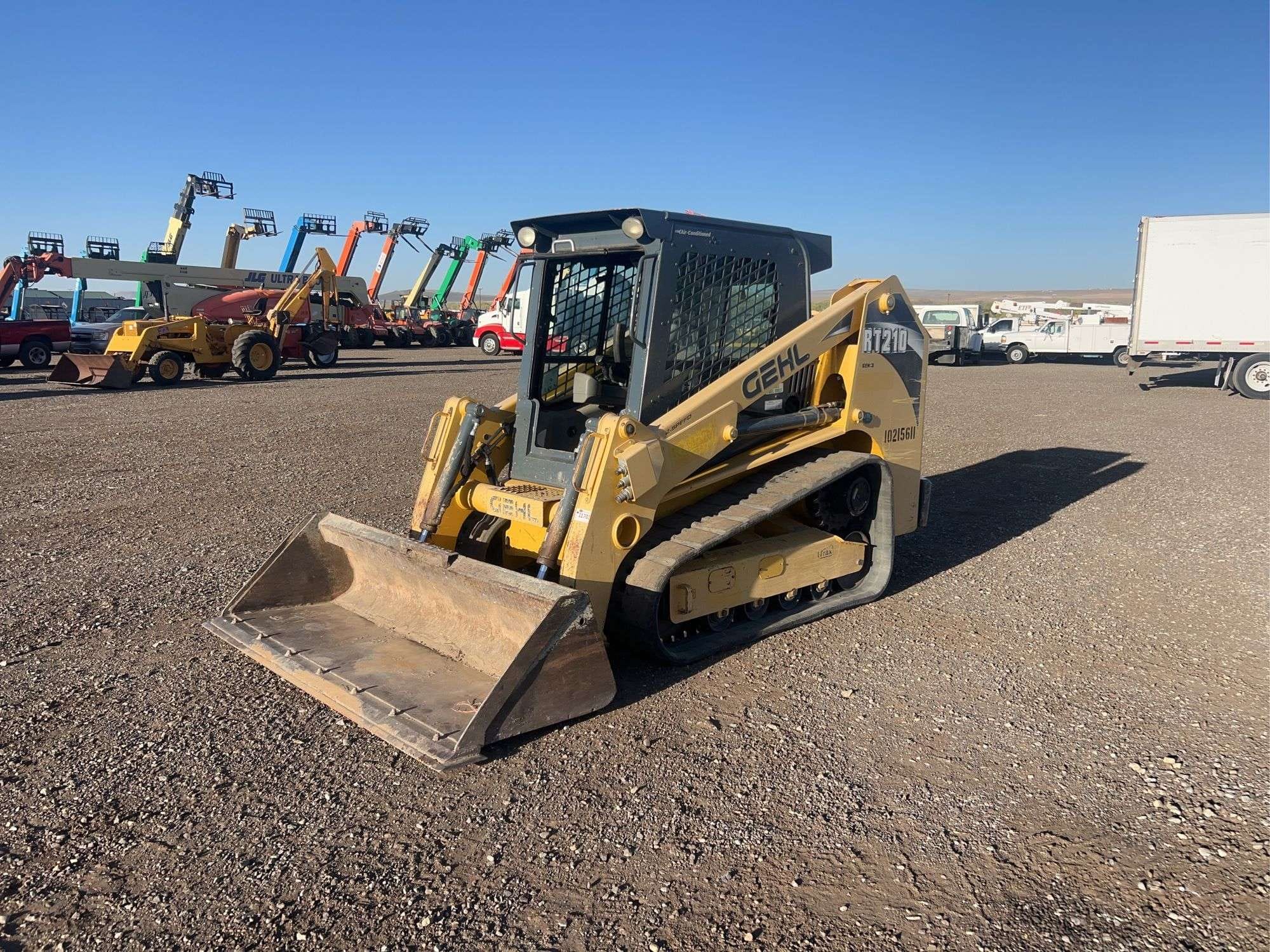 Gehl RT210 Equipment Image0