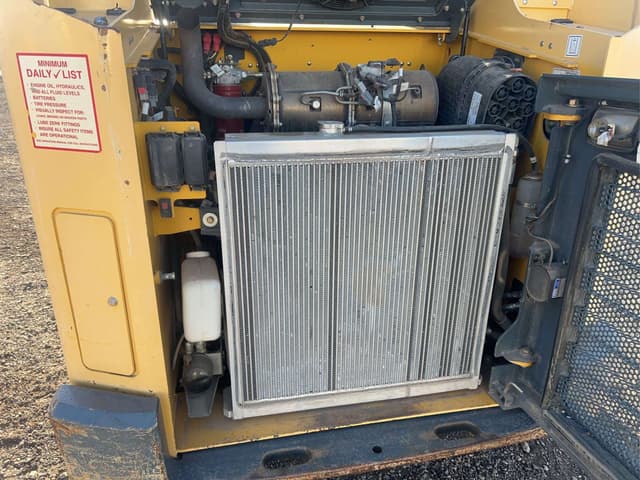 Image of Gehl RT210 equipment image 4